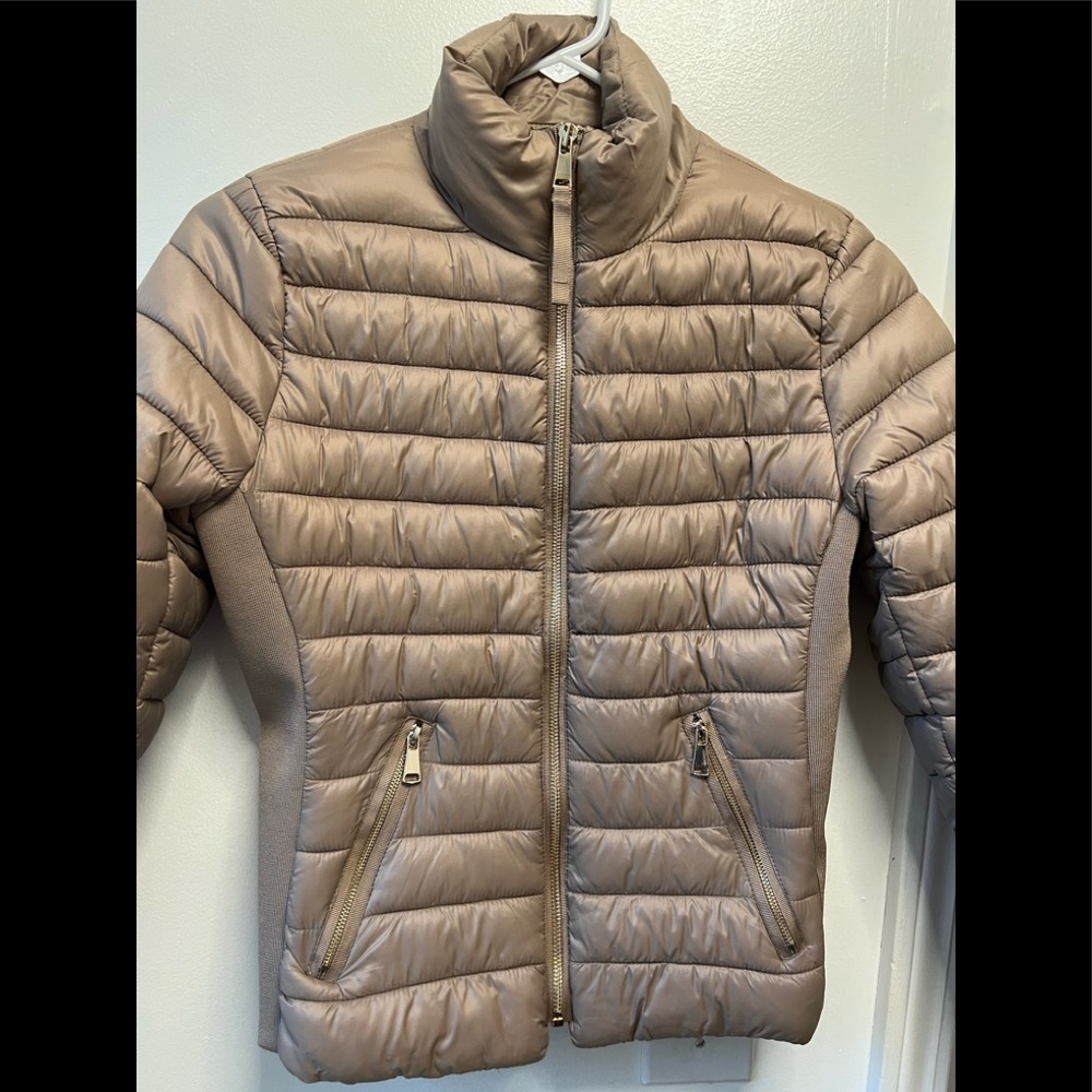 NEW Light puffer jacket